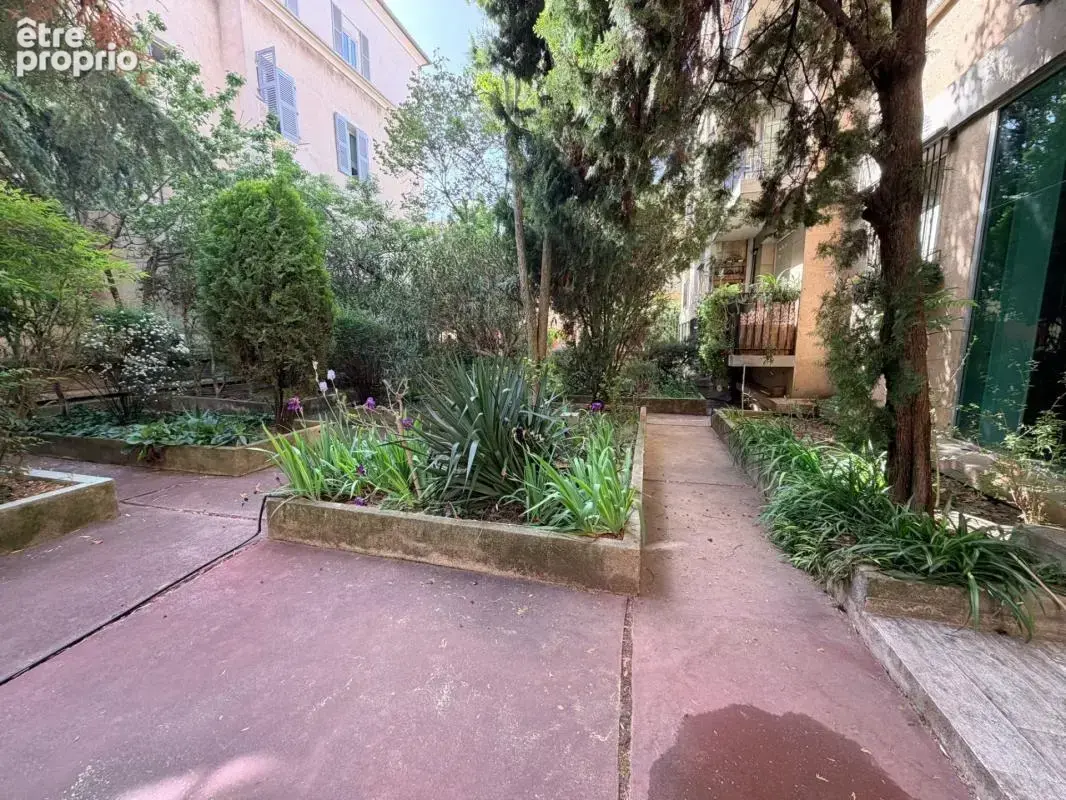 Aix centre proche Rotonde – appartement Type 3 64 m², ascenseur, balcon, cave - photo 3