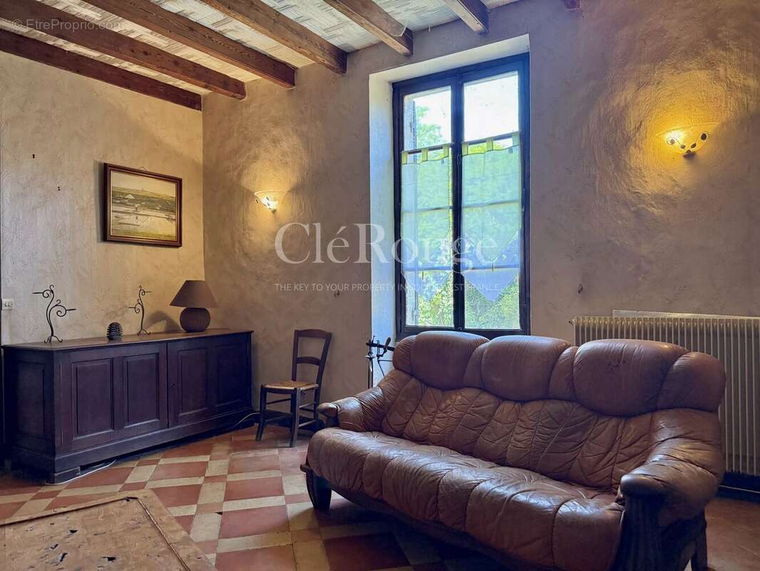 Monségur - Maison familiale de 5 chambres à rénover - photo 11