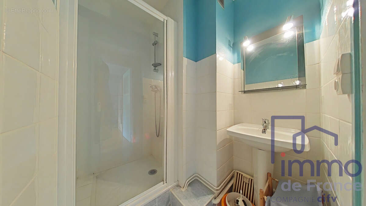 Appartement 64 m² à Saint-Etienne  - photo 8