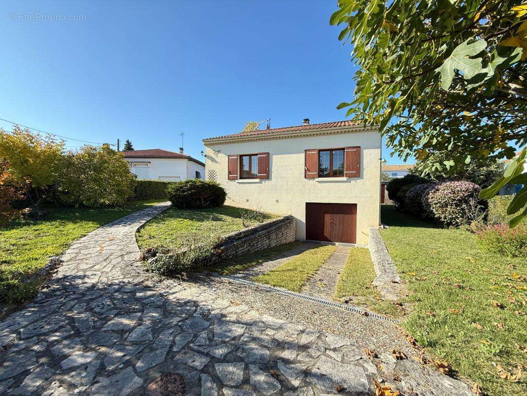 Maison à VAUX-SUR-MER