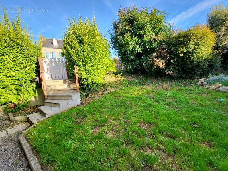 Maison à PLOMODIERN