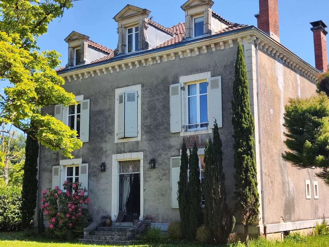Maison à POUILLON