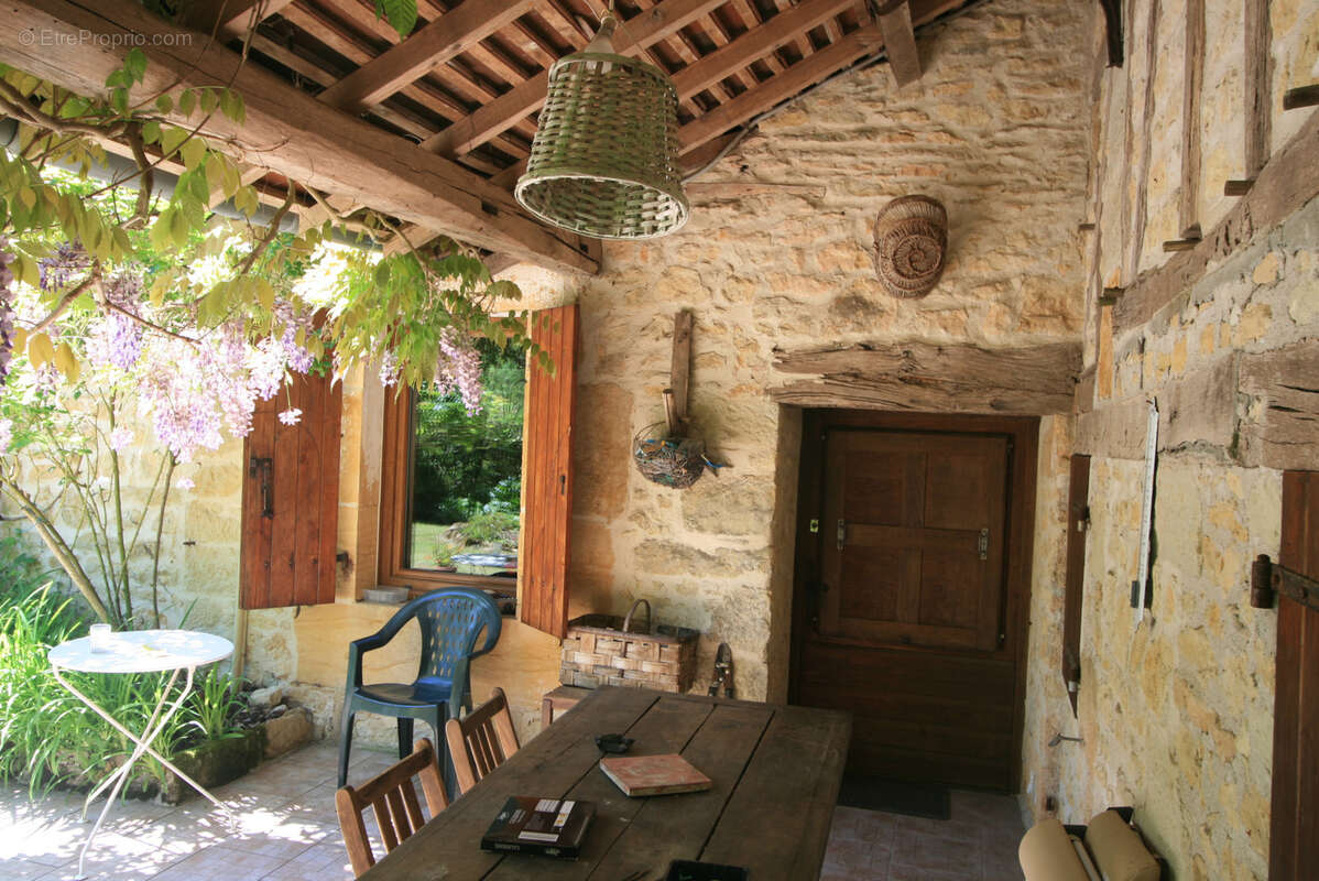 Maison à LA CHAPELLE-AUBAREIL