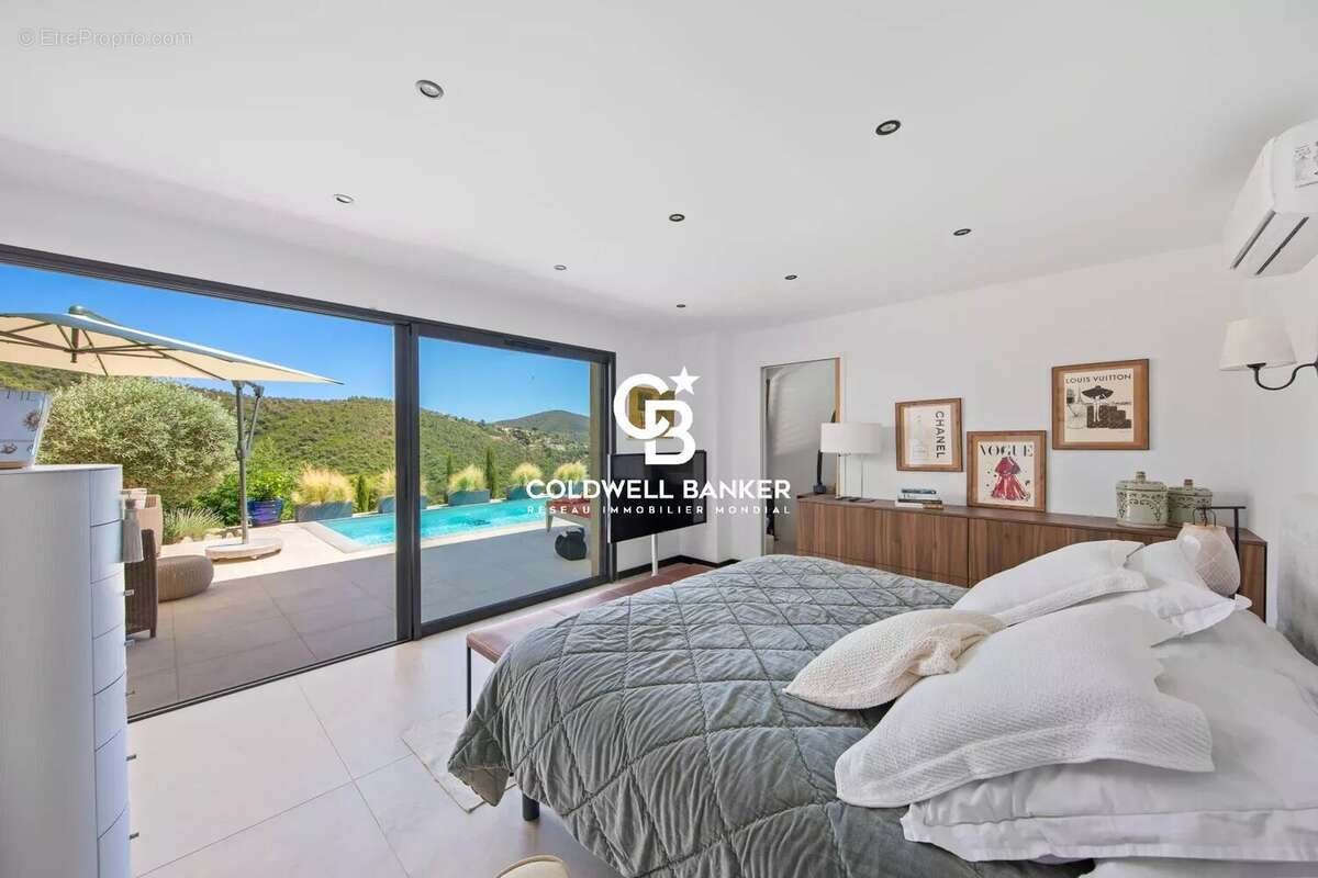 Villa contemporaine vue mer, Golf de Valcros - 83250 La Londe-les-Maures - photo 19