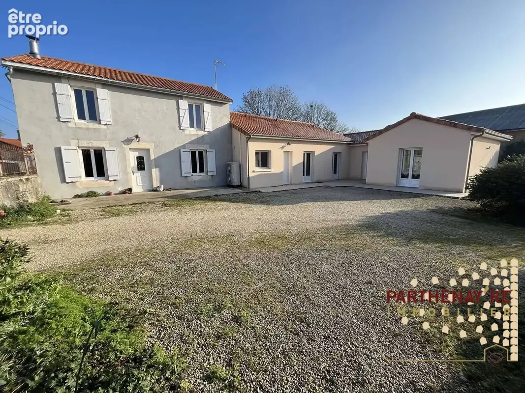 Maison à LA FERRIERE-EN-PARTHENAY