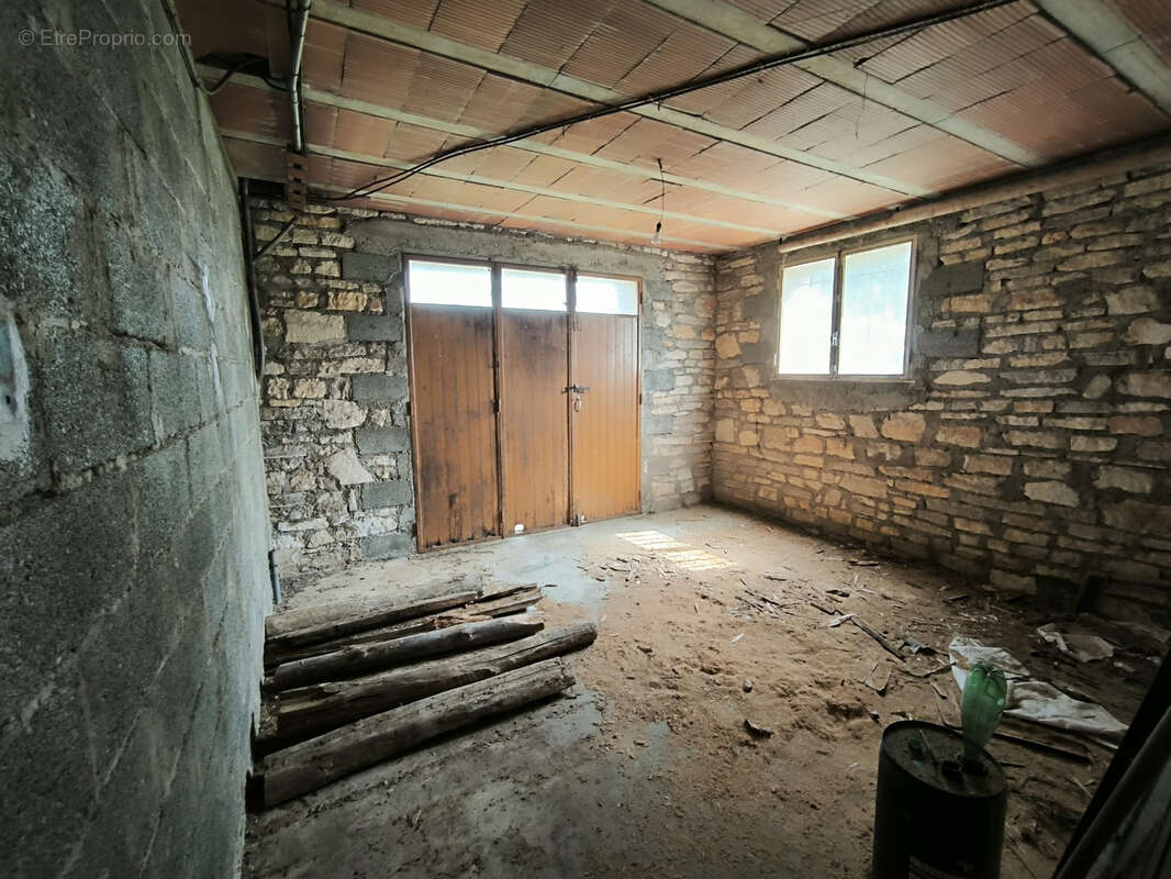 Maison à SAINT-HILAIRE-DE-BRETHMAS