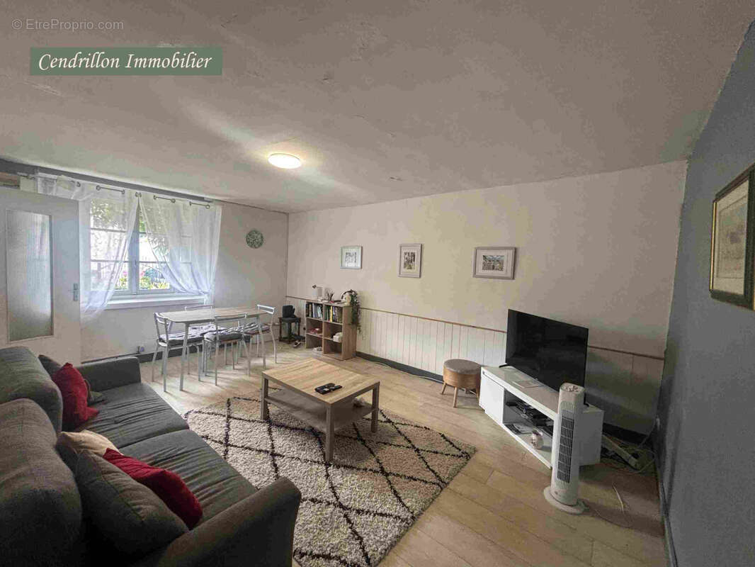 Maison de bourg en pierres, indépendante, 80m2 habitable de suite, avec cour et atelier. - photo 14