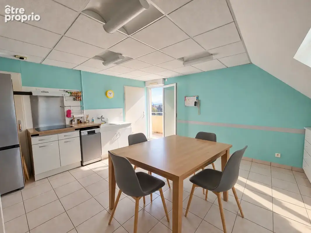 A vendre BELLEY T3 avec ascenseur, balcon et garage. - photo 3