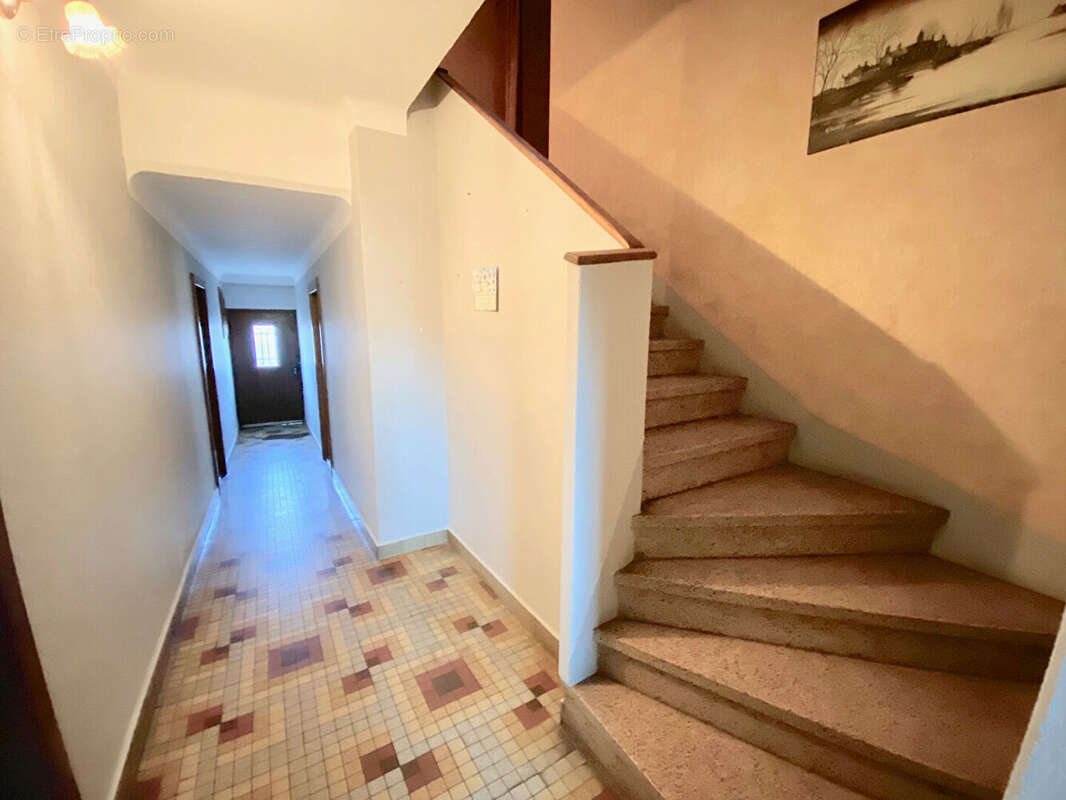 Maison à CHARLEVILLE-SOUS-BOIS
