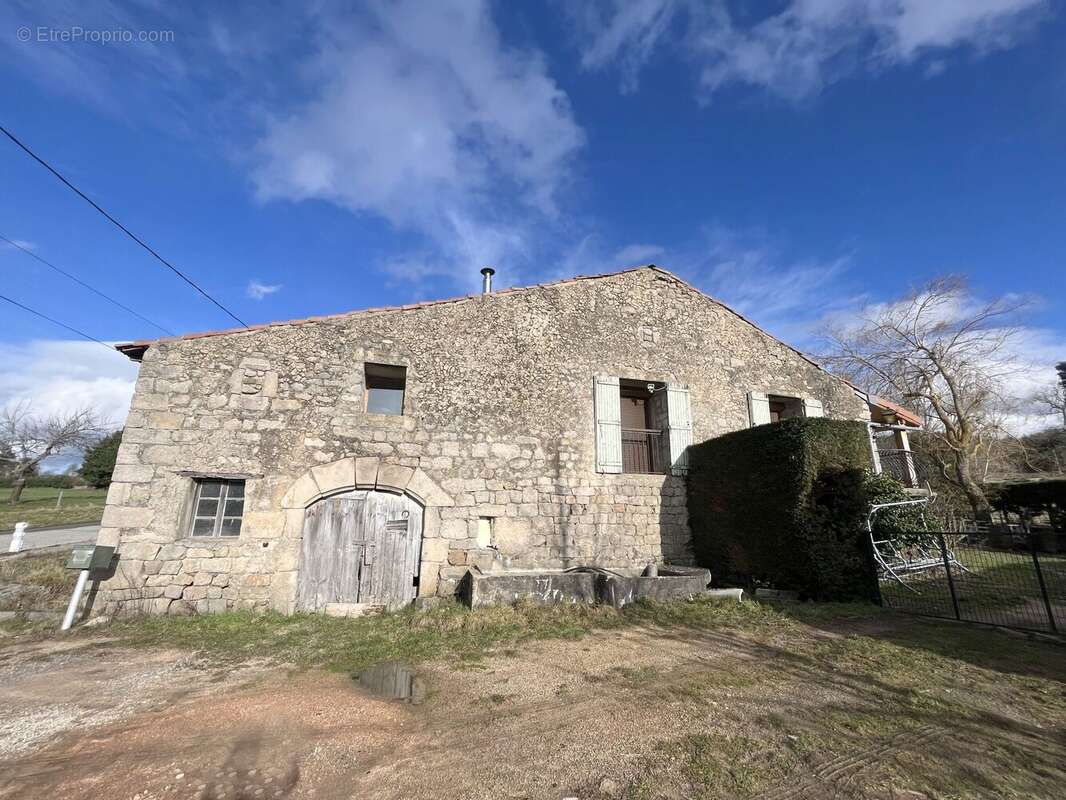 Maison à SAINT-BASILE