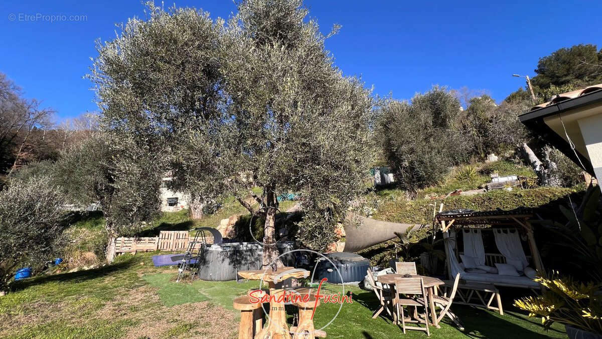 Maison à CARROS