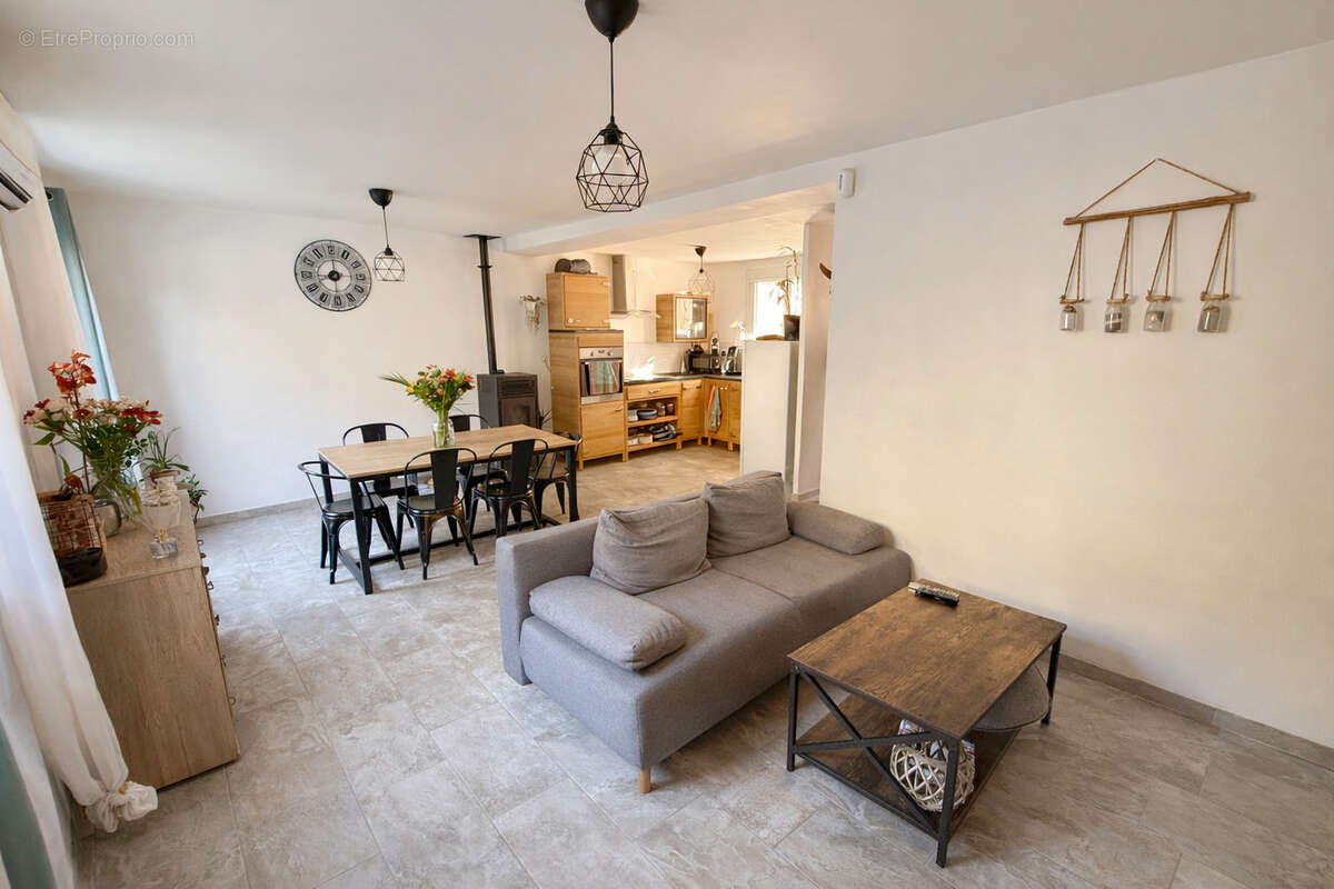 Maison à SOLLIES-TOUCAS