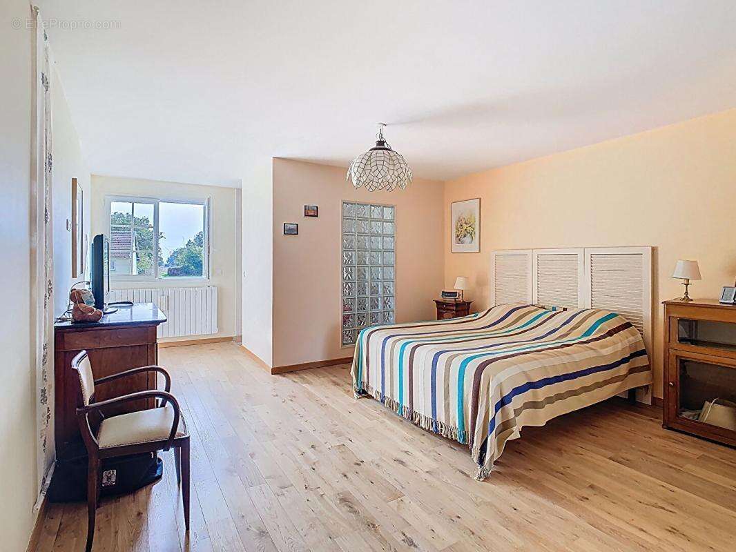 Maison  Lihus 5 pièce(s) 230 m2 - photo 8