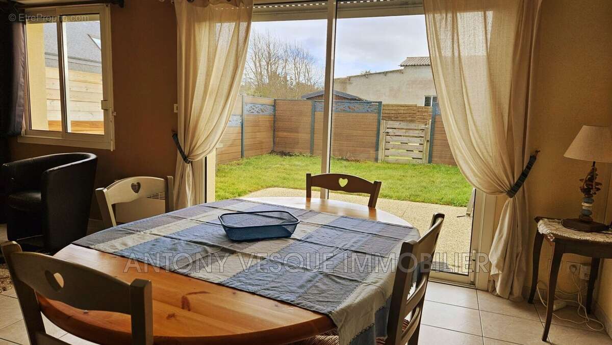 Maison à AGON-COUTAINVILLE