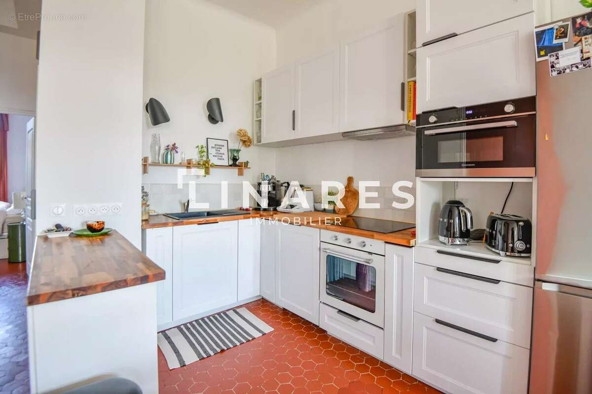 Appartement à MARSEILLE-5E