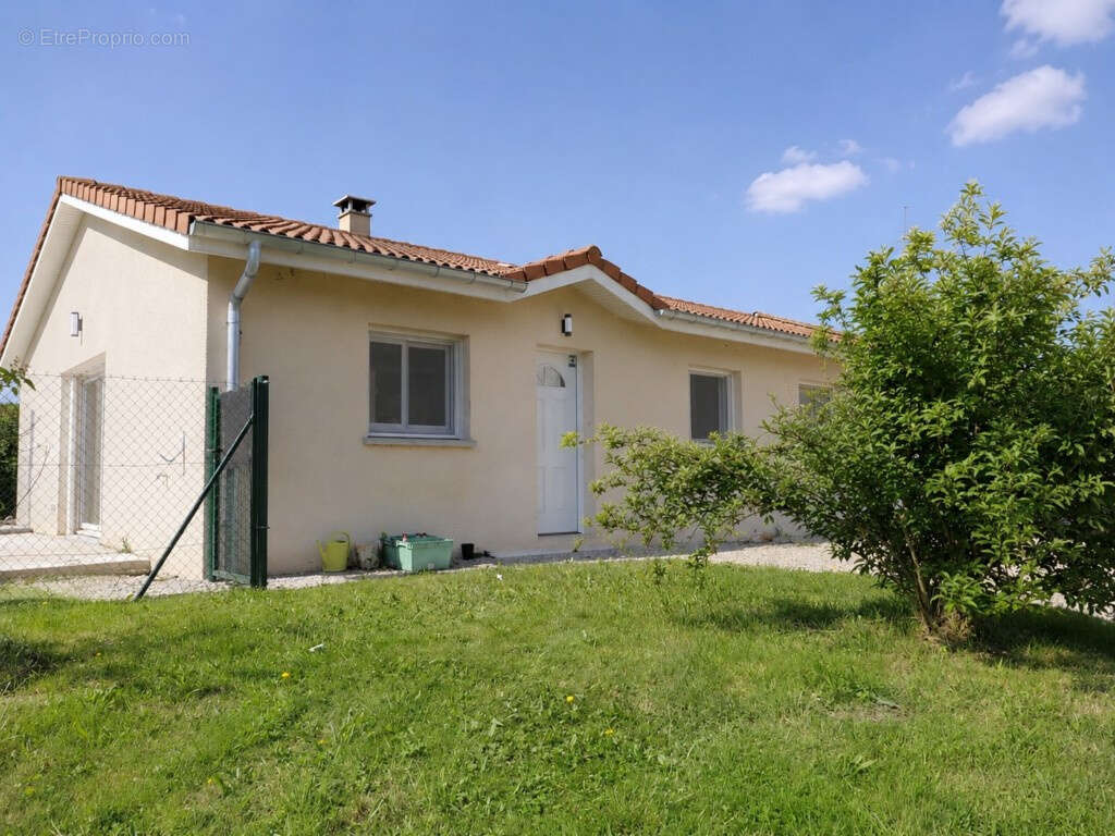 0116 PRIAY Villa de plain-pied 2019, 3 chambres et garage sur terrain clos de 630 m2 - photo 5