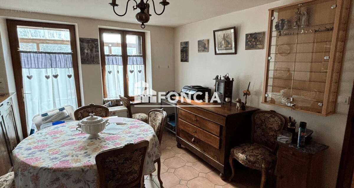Maison à CHAINTREAUX
