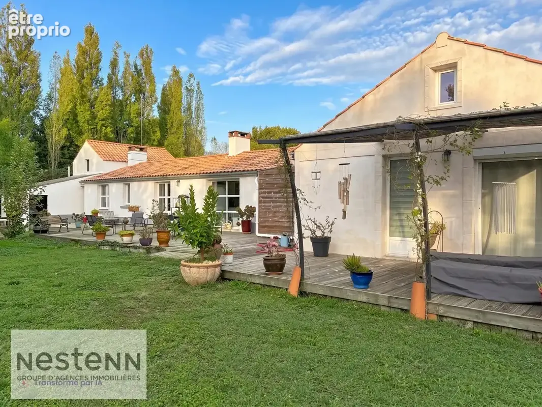 Charmante longère en pierre à vendre à Sallertaine, alliant confort et espace - photo 3