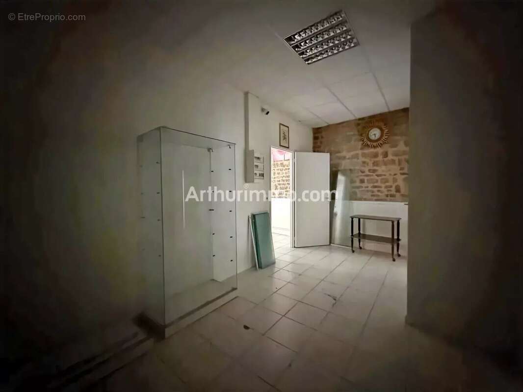 Commerce à LONS-LE-SAUNIER