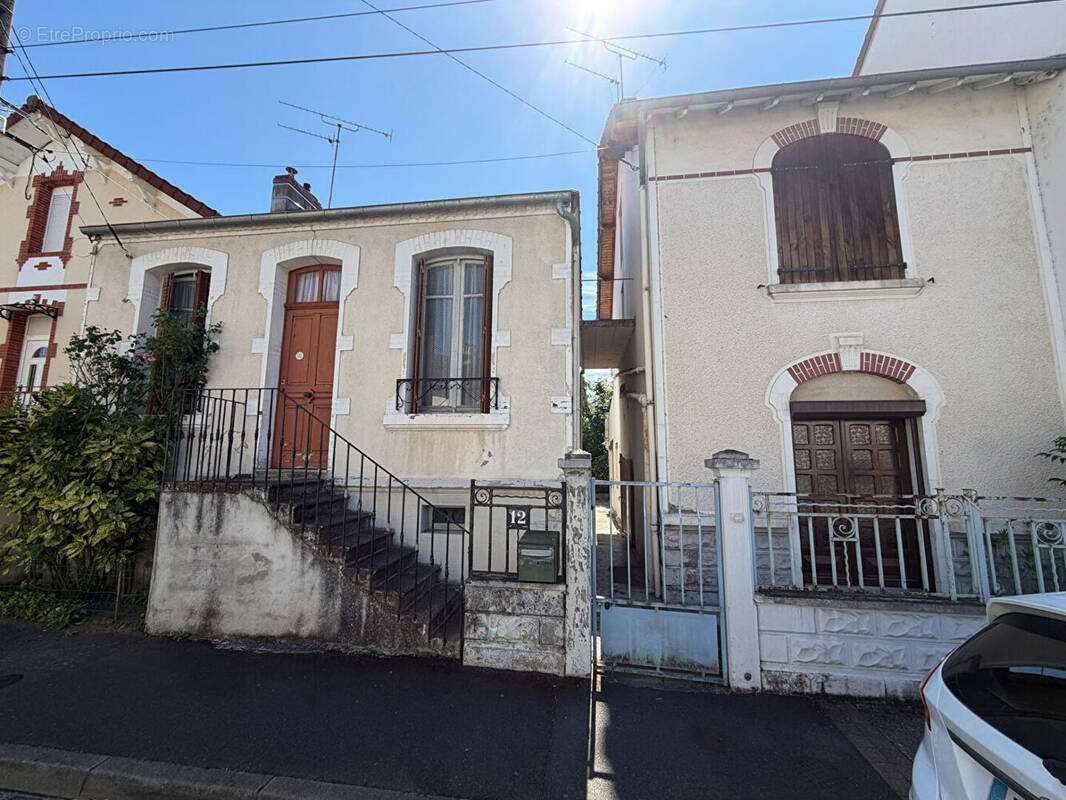 Maison à MONTLUCON