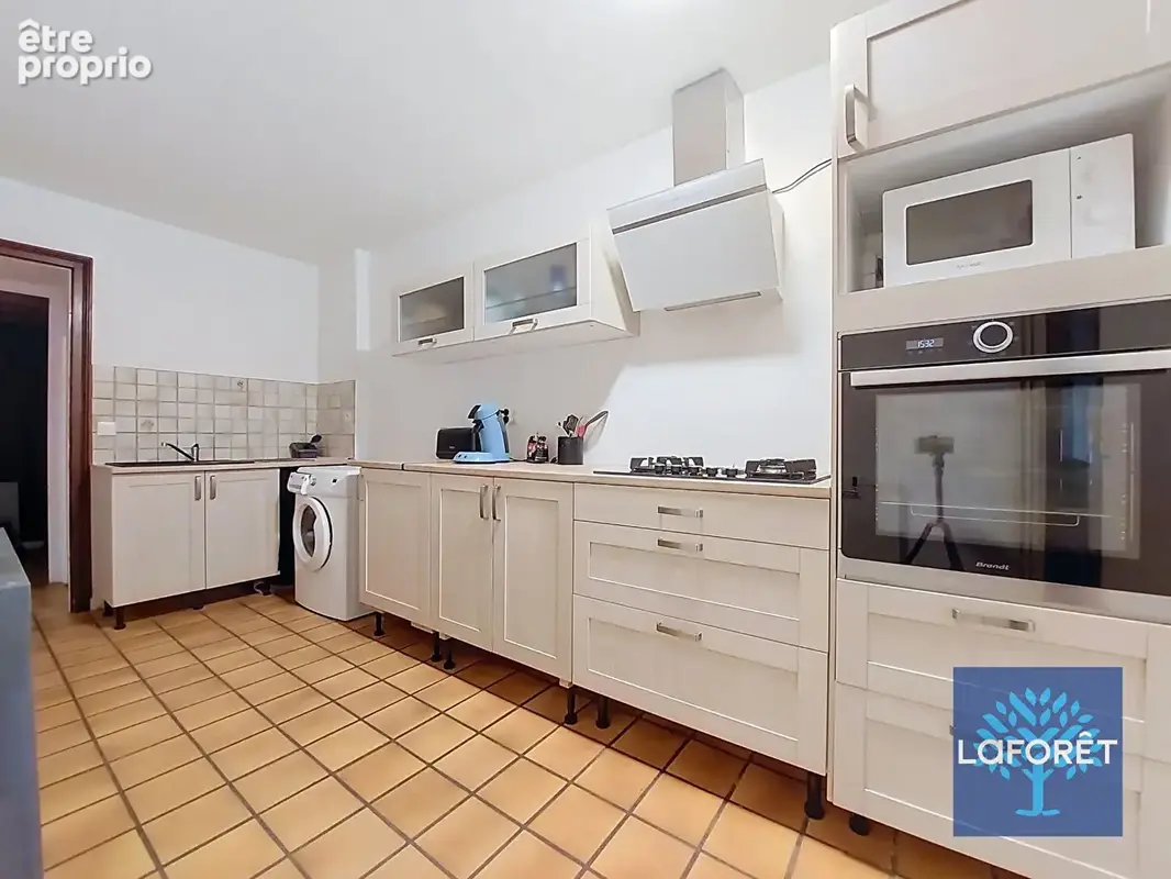 Maison de ville en plein coeur de ville ? Tout à pied ! - photo 3