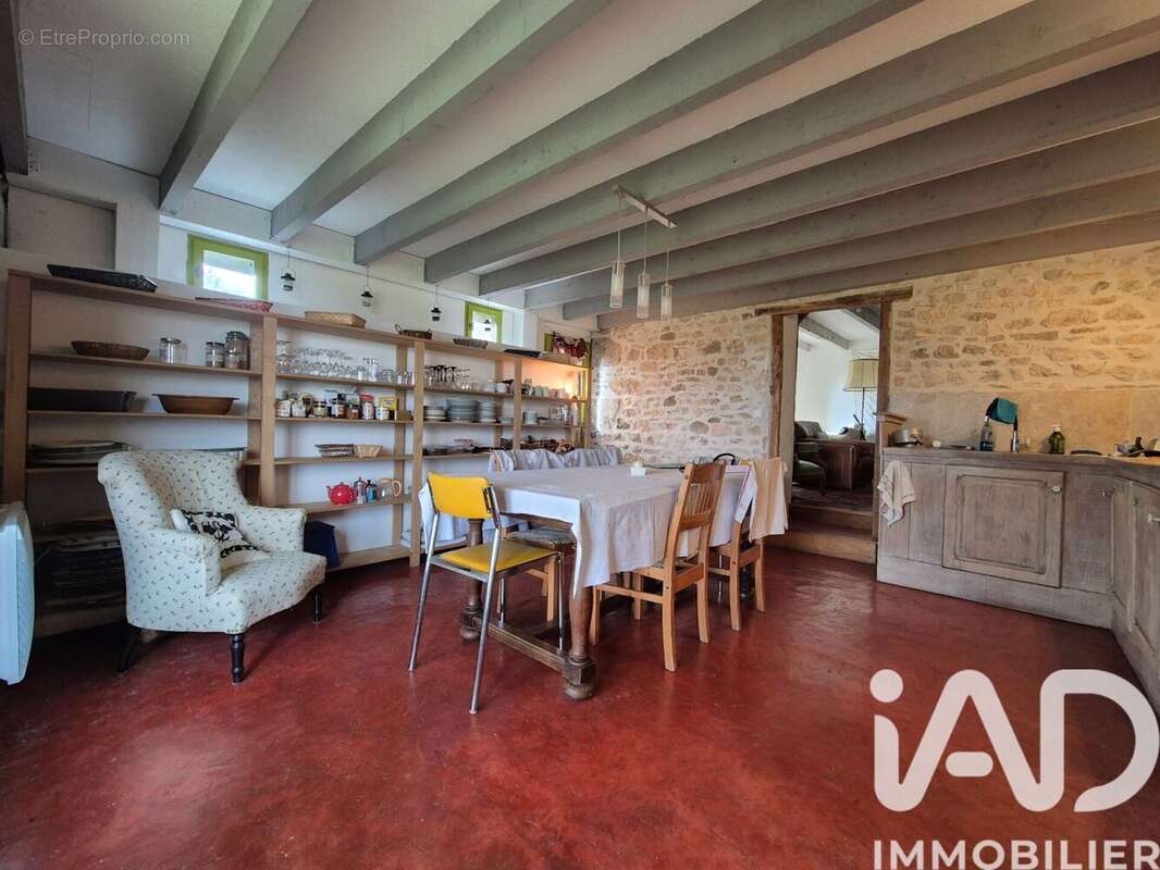 Maison 90 m² à Varaignes  - photo 7