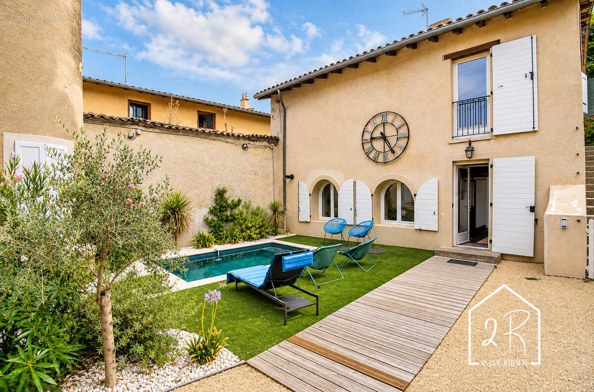 Maison 185 m2  - terrain - piscine - photo 2