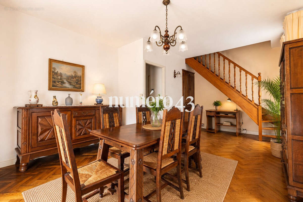 Salle à manger - Maison à VILLENAVE-D'ORNON