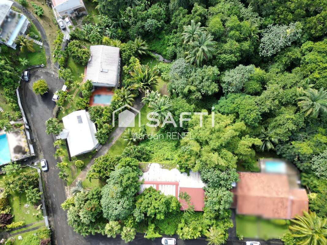 Photo 3 - Terrain à FORT-DE-FRANCE