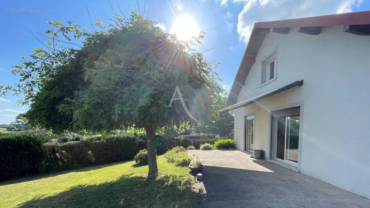 Maison à SERCOEUR