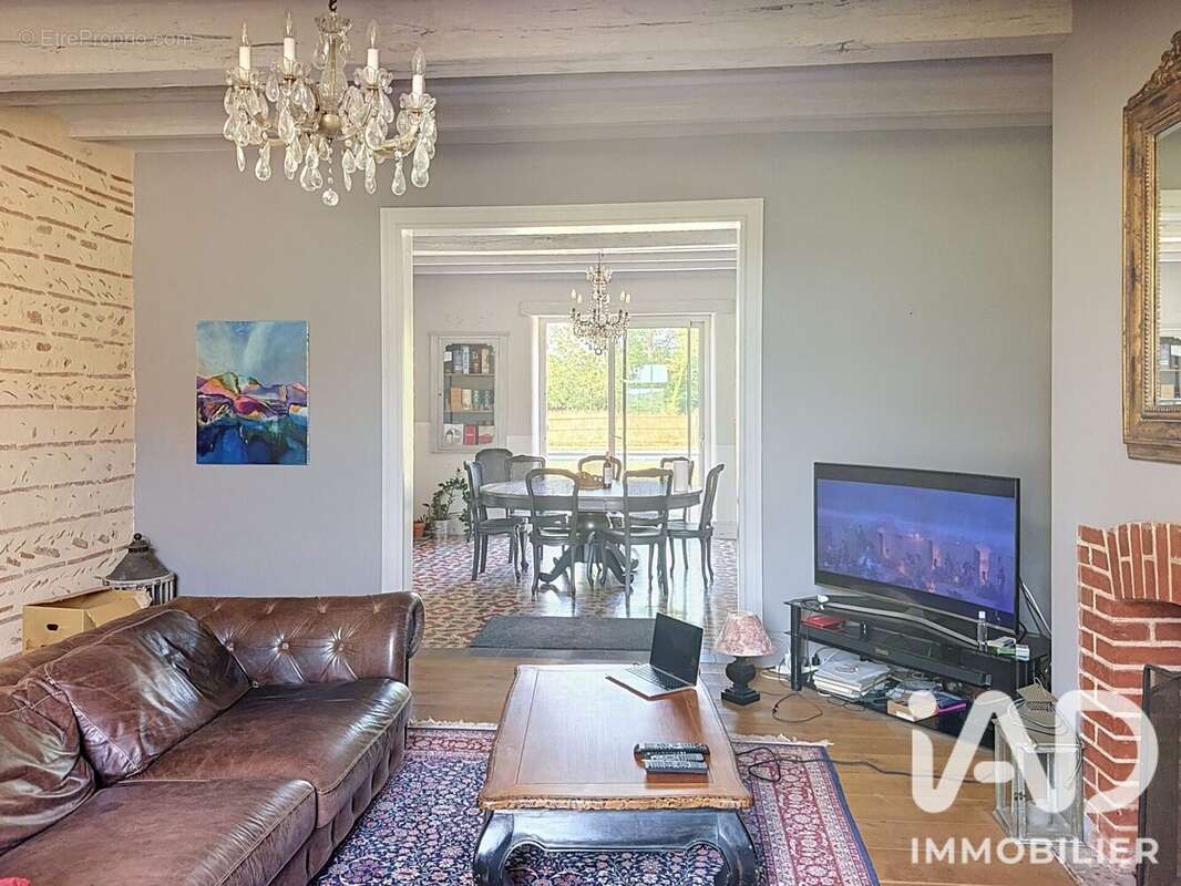 Maison 370 m² à Ledat  - photo 9