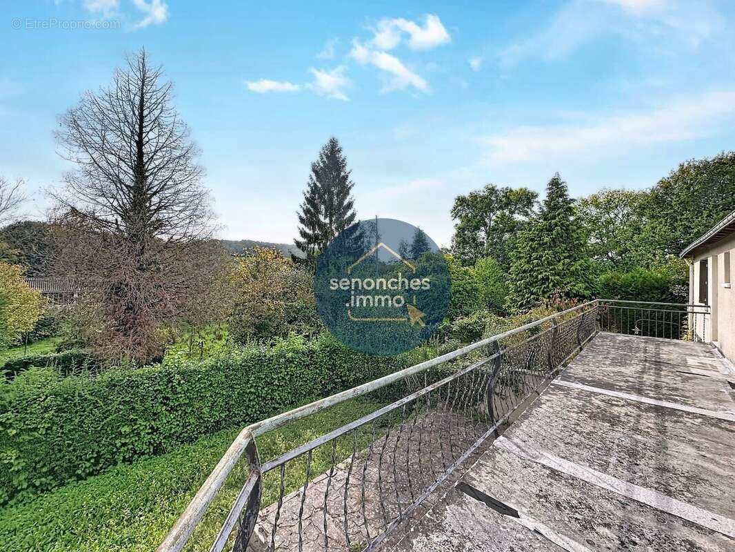 Maison à SAINT-VICTOR-DE-BUTHON