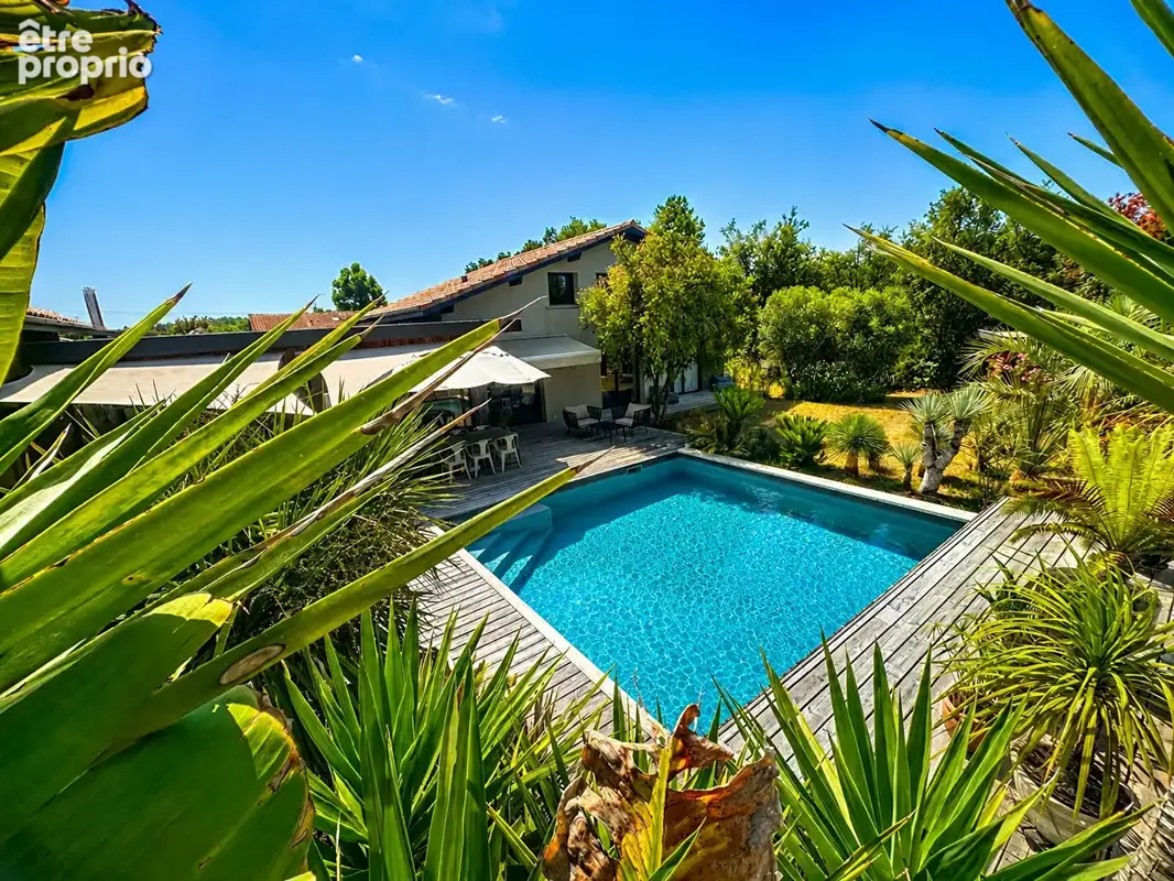 TOSSE, Villa d'architecte de 210m² avec piscine chauffée. - photo 2