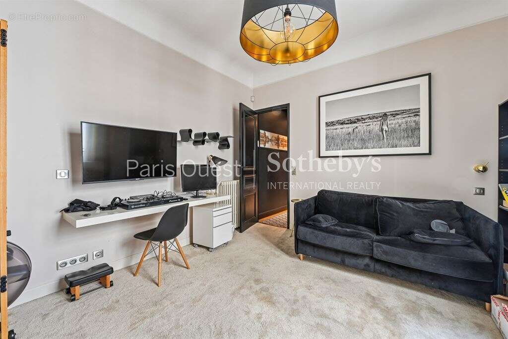 Appartement à NEUILLY-SUR-SEINE