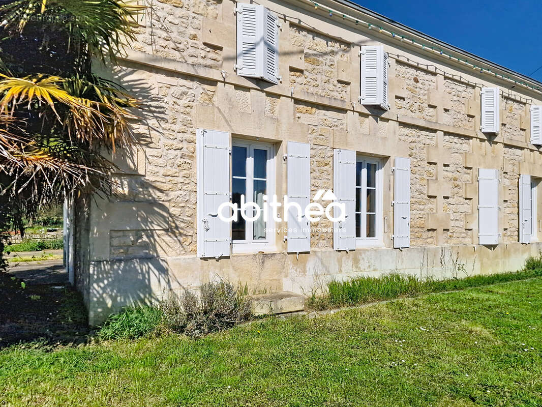 Maison à FLEAC-SUR-SEUGNE