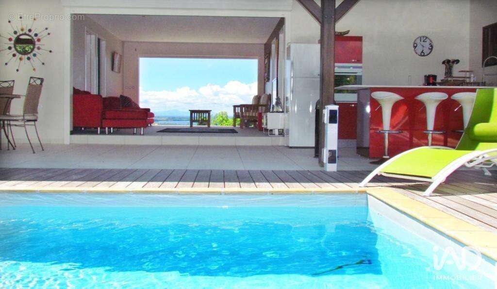 Photo 2 - Maison à LE MARIN