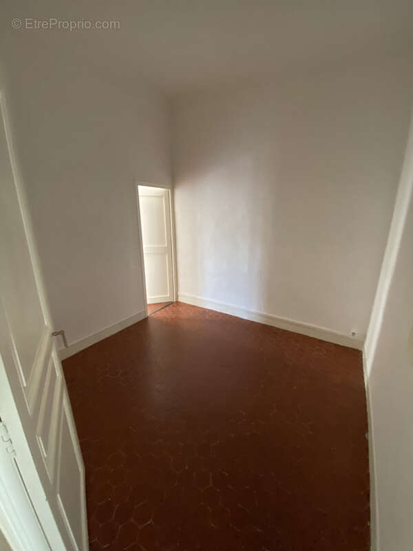 Appartement à MARSEILLE-6E