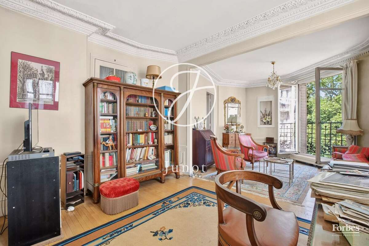 Paris 14e - RUE ROLI - Appartement à vendre - 3 pièces - 68,04m² Carrez - 1/2 chambres - Vue dégagée sur le parc. - photo 3
