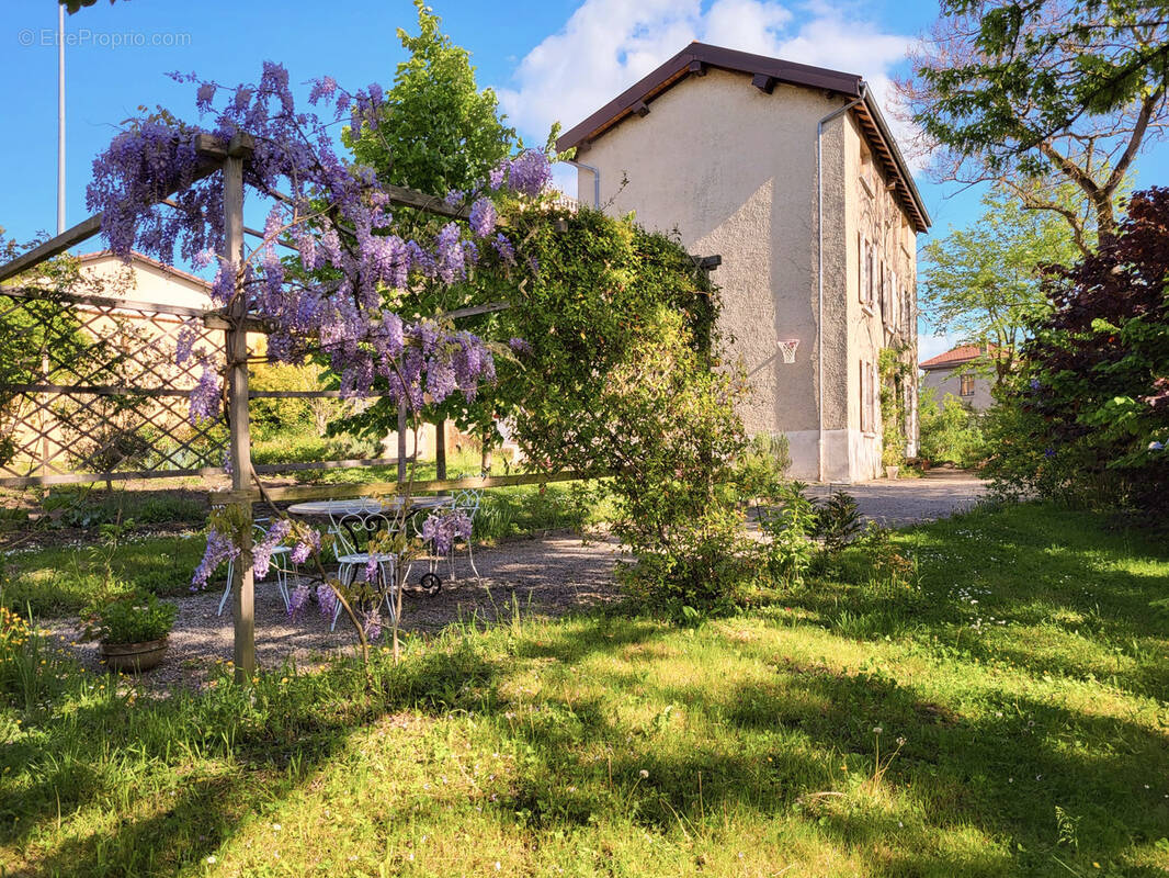 Maison à NEUVILLE-SUR-SAONE