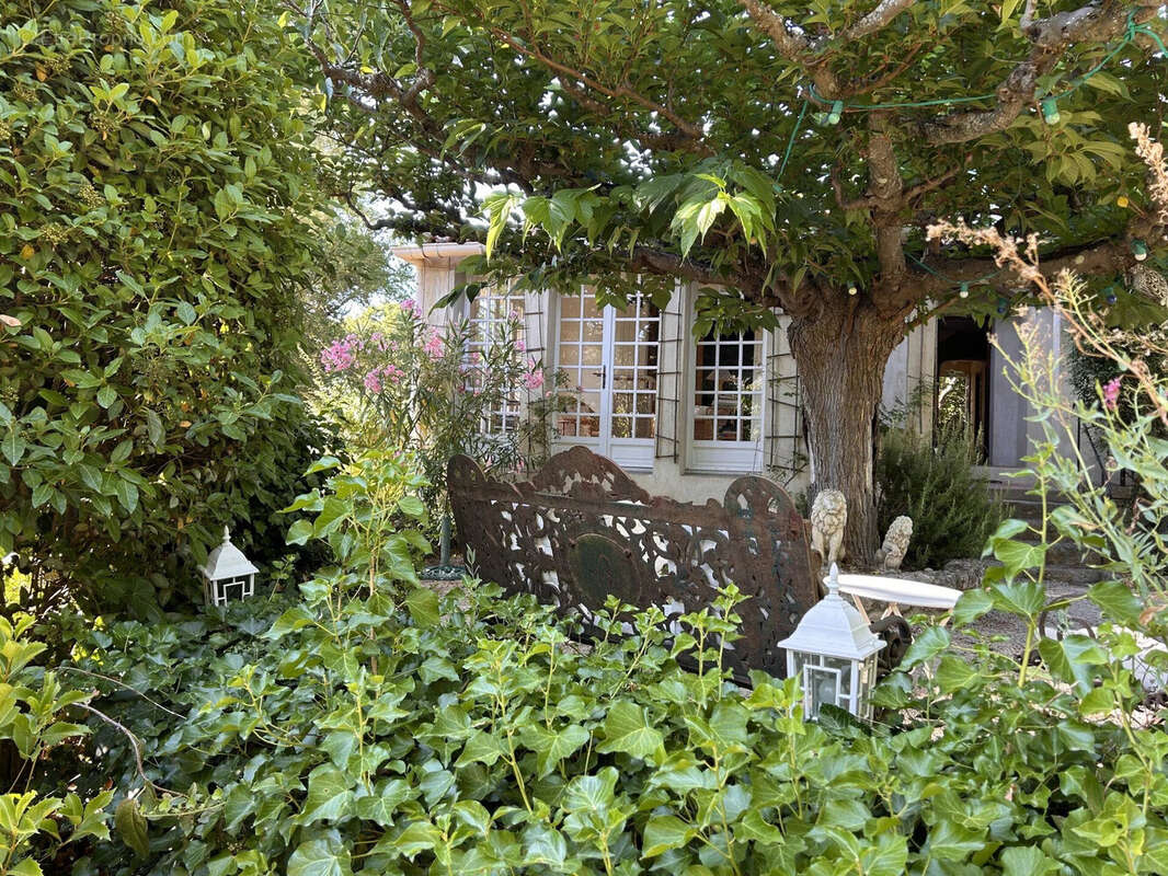 Maison à VERNEGUES