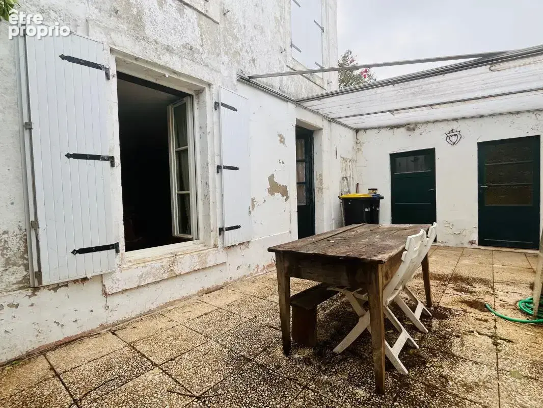 Angoulins – maison de bourg de 107 m² – terrasse – beau potentiel - photo 7