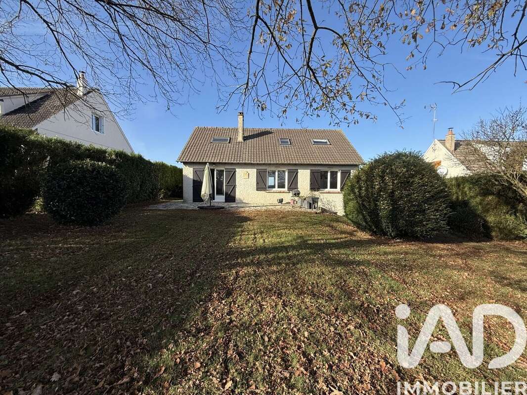 Photo 2 - Maison à NOGENT-LE-ROI