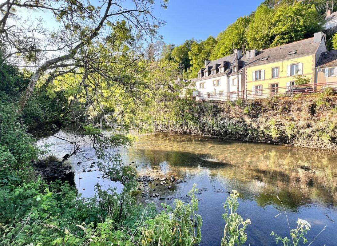 Maison à PONT-DE-BUIS-LES-QUIMERCH