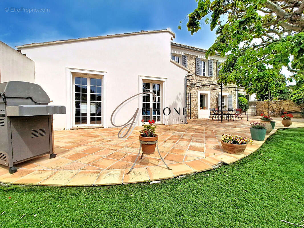 Maison à SIX-FOURS-LES-PLAGES