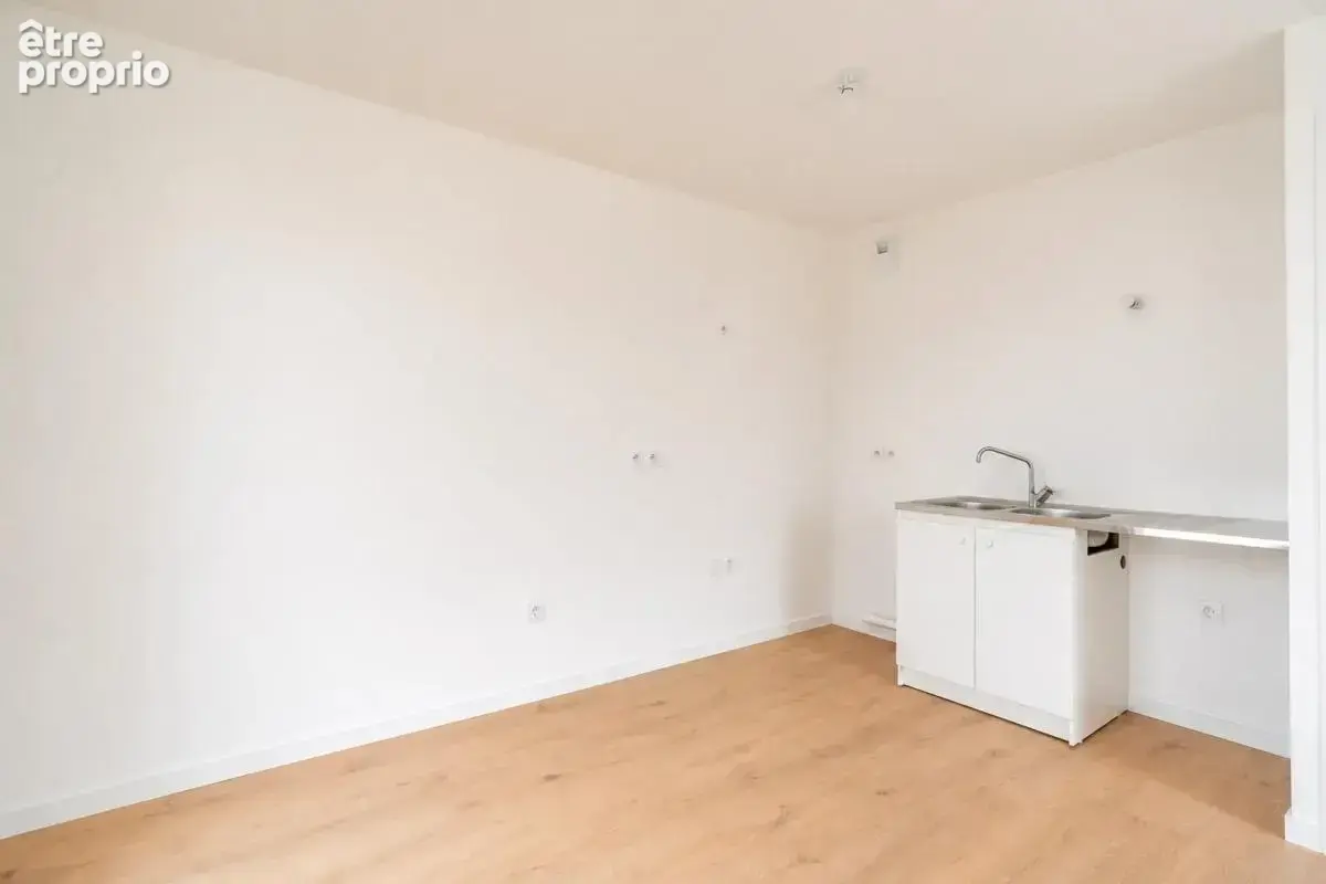 Appartement de 4 pièces de 84 m² à La Courneuve - photo 4