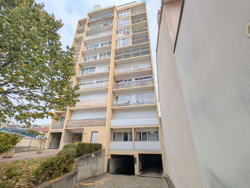 Parking Nanterre/Puteaux - photo 4