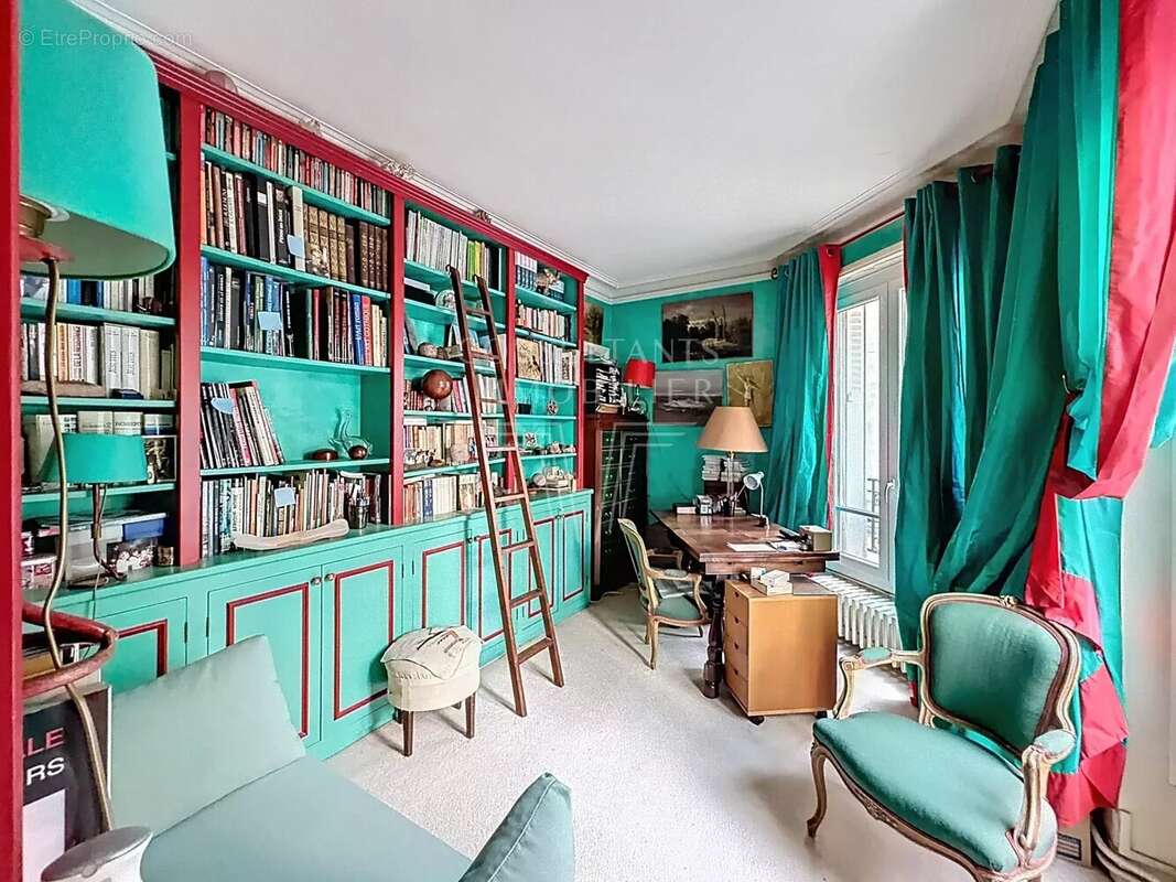 Appartement à PARIS-17E