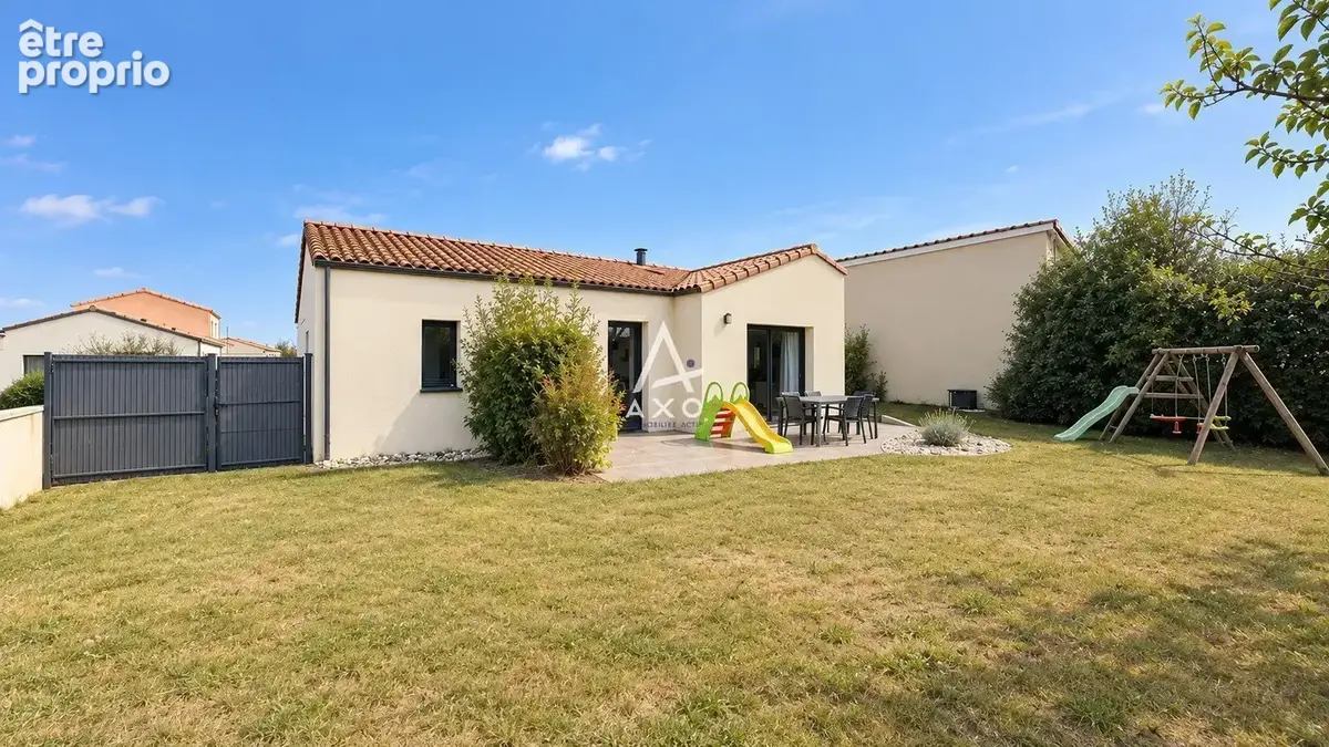 Maison 4 pièces 94 m² à vendre à La Bruffiere (85530) - photo 1
