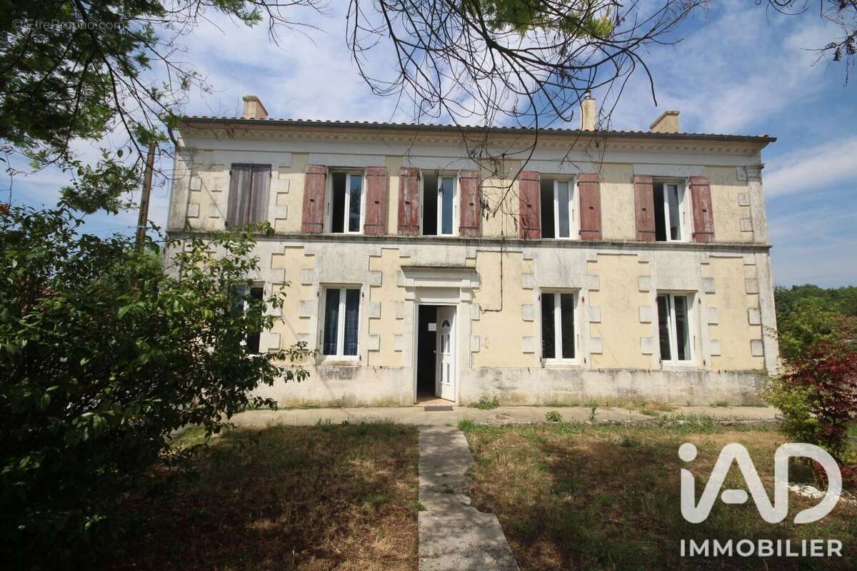 Maison 139 m² à Champdolent  - photo 2