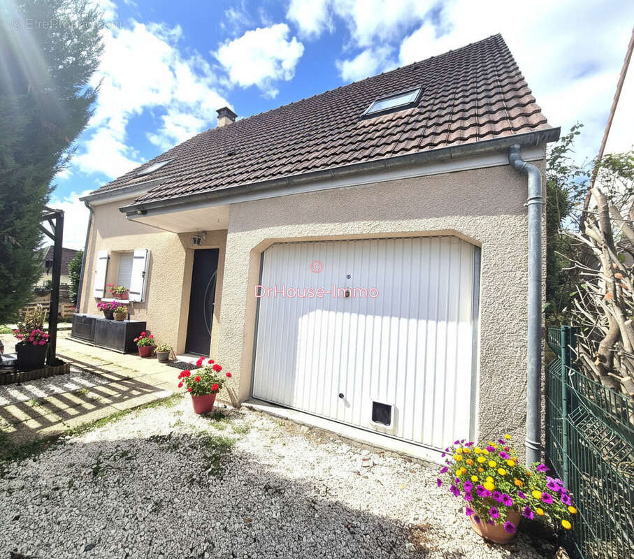 Maison à CRECY-LA-CHAPELLE